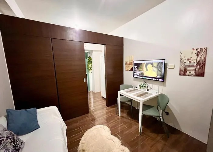 Skyline Serenity Designer 1br With Balcony At Air Manila