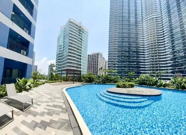 Skyline Serenity Designer 1br With Balcony At Air Apartment