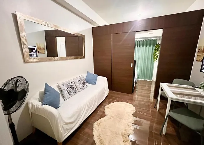 Skyline Serenity Designer 1br With Balcony At Air * Manila