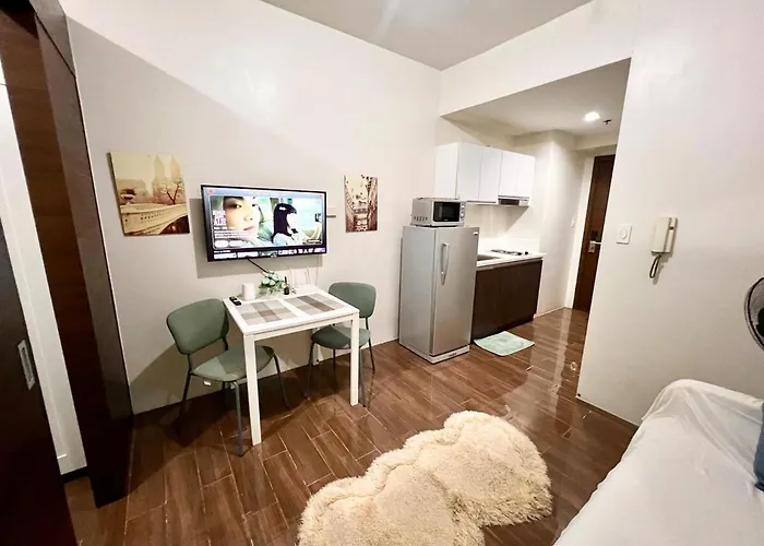 Skyline Serenity Designer 1br With Balcony At Air Apartment *